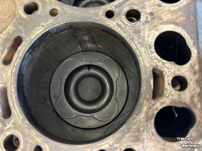 Used parts for tractors Fendt 818 - (7100 uur)