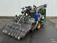 Other harvesters and accessories  Koppert 14 rijige zelfrijdende radijsoogstmachine voor radijs zonder loof 14 rijen