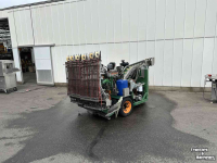 Other harvesters and accessories  Koppert 14 rijige zelfrijdende radijsoogstmachine voor radijs zonder loof 14 rijen