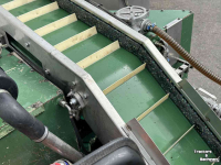 Other harvesters and accessories  Koppert 14 rijige zelfrijdende radijsoogstmachine voor radijs zonder loof 14 rijen