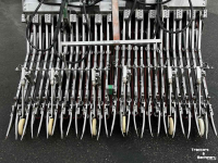 Other harvesters and accessories  Koppert 14 rijige zelfrijdende radijsoogstmachine voor radijs zonder loof 14 rijen