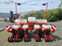 Vegetable- / Precision-seed drill Kuhn Maxima 6 rij maiszaaimachine
