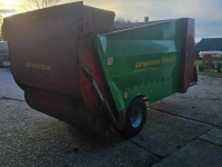 Self-propelled feed mixer Strautmann BVW 801