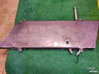 Diverse new spare-parts Steyr 80 serie SK1 en 8100-8130