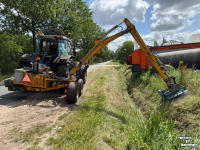 Mowing arm with flailmower Bos HE6000C