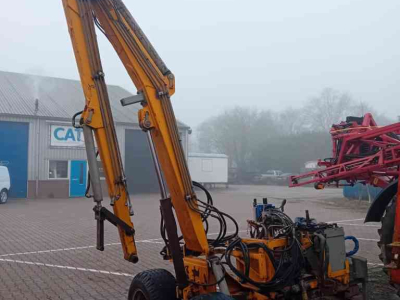 Mowing arm with flailmower Bos HE6000C