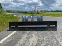 Rubber yard scraper Zocon 1.90m en 2.70m Eurotrac / Giant