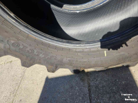 Wheels, Tyres, Rims & Dual spacers BKT 710/70R42 VF. V-Flecto. Demoset