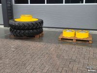 Wheels, Tyres, Rims & Dual spacers Volvo 270/95R36