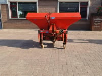 Fertilizer spreader Kuhn MDS 701 KUNSTMESSTROOIER