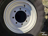Wheels, Tyres, Rims & Dual spacers Dunlop 405/70R18 SP T9
