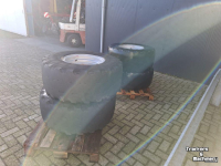 Wheels, Tyres, Rims & Dual spacers Dunlop 405/70R18 SP T9