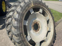 Wheels, Tyres, Rims & Dual spacers Alliance 11.2-48, 270/95R48 op verstelbare velg