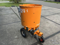 Sawdust spreader for boxes Flingk SE 250 BOXINSTROOIER