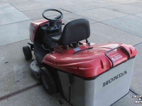 Ride-on mower Honda HF2213S zitmaaier maaitrekker gazonmaaier