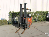 Forklift Nissan A25PU heftruck forklift gabelstapler gas
