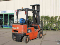 Forklift Nissan A25PU heftruck forklift gabelstapler gas