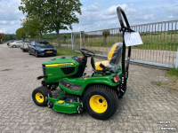Ride-on mower John Deere X940 Zitmaaier
