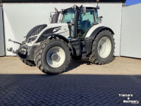 Tractor Valtra T154D