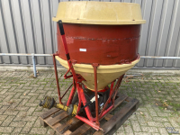 Fertilizer spreader Vicon pendelstrooier