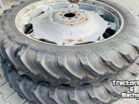Wheels, Tyres, Rims & Dual spacers  Wielen met banden 12.4x46 op velg CNH set