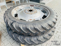 Wheels, Tyres, Rims & Dual spacers  12.4x46 op velg CNH set!