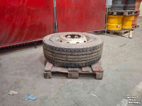Wheels, Tyres, Rims & Dual spacers Bridgestone 315/70R22.5 M749