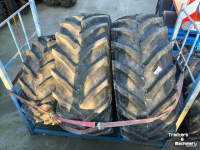 Wheels, Tyres, Rims & Dual spacers Trelleborg TM800 650/65R38 en 540/65R28 Banden