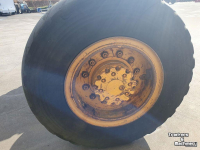 Wheels, Tyres, Rims & Dual spacers  As met banden