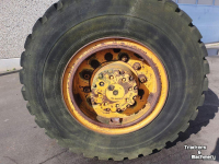 Wheels, Tyres, Rims & Dual spacers  As met banden
