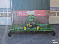 Overtop rotary tiller Celli Overtopfrees met zaaibak