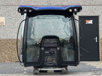 Tractor New Holland Cab met Nieuw PLMi dak Blue Power en  Standaard Blauw
