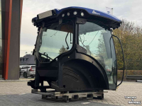Tractor New Holland Cab met Nieuw PLMi dak Blue Power en  Standaard Blauw