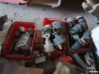 Diverse new spare-parts Hela en Jokon en andere merken