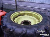 Wheels, Tyres, Rims & Dual spacers Mercedes Benz 12,4r32