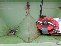 Fertilizer spreader Amazone Kunstmeststrooier
