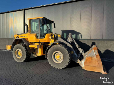 Wheelloader Volvo L70F shovel