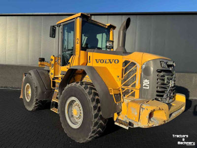 Wheelloader Volvo L70F shovel