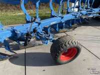 Ploughs Lemken Juwel 10M onland en in de voor ploeg 6+1met vorenpacker arm
