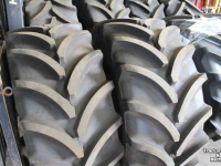 Wheels, Tyres, Rims & Dual spacers Vredestein 600/65R28 Traxion XXL trekkerbanden tractorbanden demontage
