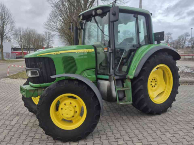 Tractor John Deere 6220 PQ+