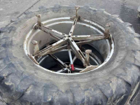Wheels, Tyres, Rims & Dual spacers Michelin 20.8R38 5 ster dubbullucht