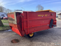 Silage-block distribution wagon Schuitemaker Amigo 40 S
