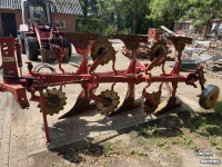Ploughs Niemeyer Delta