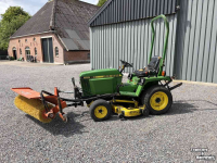 Horticultural Tractors John Deere 655 Diesel 4wd met maaidek fronthef