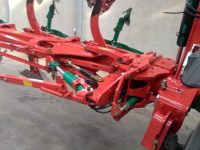 Ploughs Kverneland EG  100 / 300