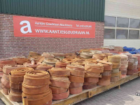 Other irrigation equipment and accessories  Diverse gebruikte beregeningsslangen en sproeiers