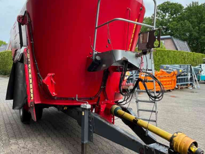 Feed mixer Peecon VME 250 Voermengwagen voermachines