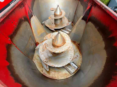Feed mixer Peecon VME 250 Voermengwagen voermachines