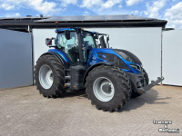 Tractor Valtra Q245